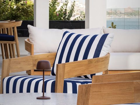 Why You Should Ditch The Dining Table For A Modern Bar Setup