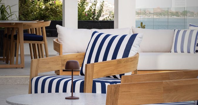 Why You Should Ditch The Dining Table For A Modern Bar Setup